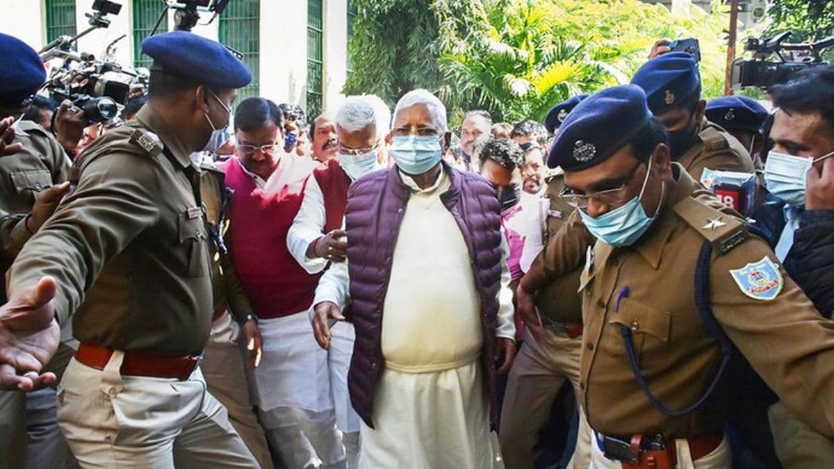 land for job me lalu ko jhatka