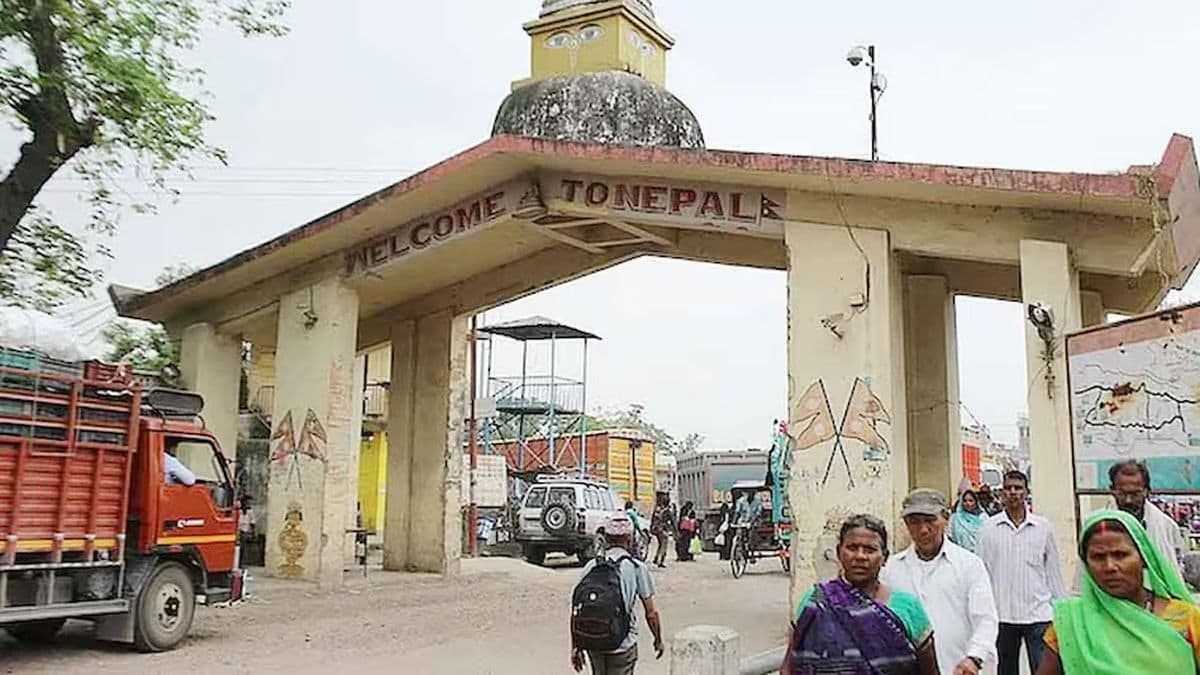 पड़ोसी देश के इस नियम से सीमावर्ती इलाकों के लोगों में हड़कंप, 100 रूपये से अधिक की खरीददारी पर देना होगा कस्टम ड्यूटी