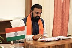 राज्यपाल के प्रधान सचिव अब संभालेंगे अल्पसंख्यक कल्याण विभाग का जिम्मा, CM सम्राट ने बड़े स्तर के पदाधिकारियों को किया इधर से उधर