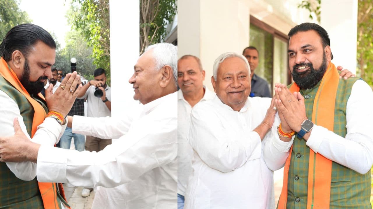 कैबिनेट की बैठक से पहले पूर्व मुख्यमंत्री से मिलने पहुंचे CM सम्राट, नीतीश ने कंधे पर हाथ रख दिया आशीर्वाद