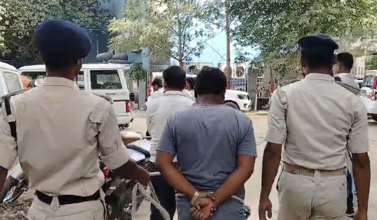 ज्वेलरी दुकान में लूटपाट मामले में पटना पुलिस ने एक को मारी गोली, 5 को दबोचा, पौने दो किलो आभूषण भी बरामद