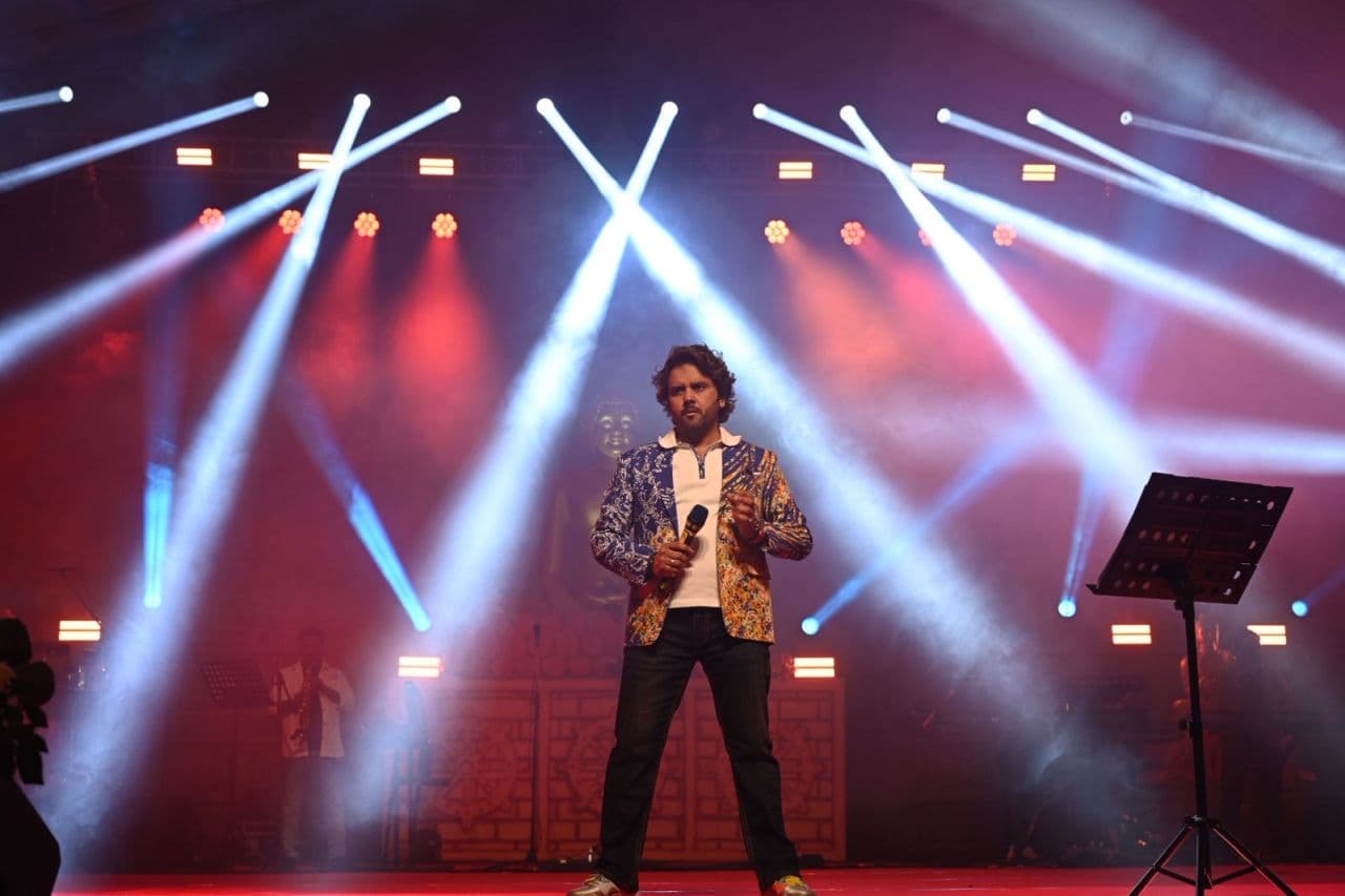 जावेद अली की गायकी ने बोधगया महोत्सव में बढ़ाया रोमांच, दर्शक हुए मंत्रमुग्ध