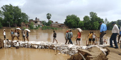 Patna Flood : फल्गु नदी का जल-स्तर बढ़ने से लोगों को सताने लगी चिंता, आनन-फानन में पहुंचे अधिकारी...