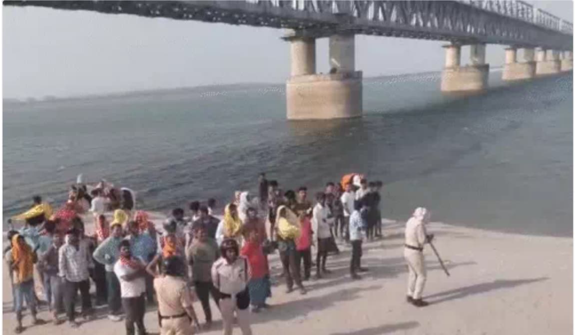 पटना के मरीन ड्राइव की सीढ़ियों पर बैठ पहले प्रेम भरी बातें की, फिर कट्टा निकाल प्रेमी ने कर दिया बड़ा कांड..