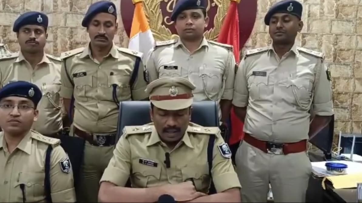 राजधानी पटना में दिनदहाड़े पिस्टल का भय दिखाकर एक करोड़ की लूट..