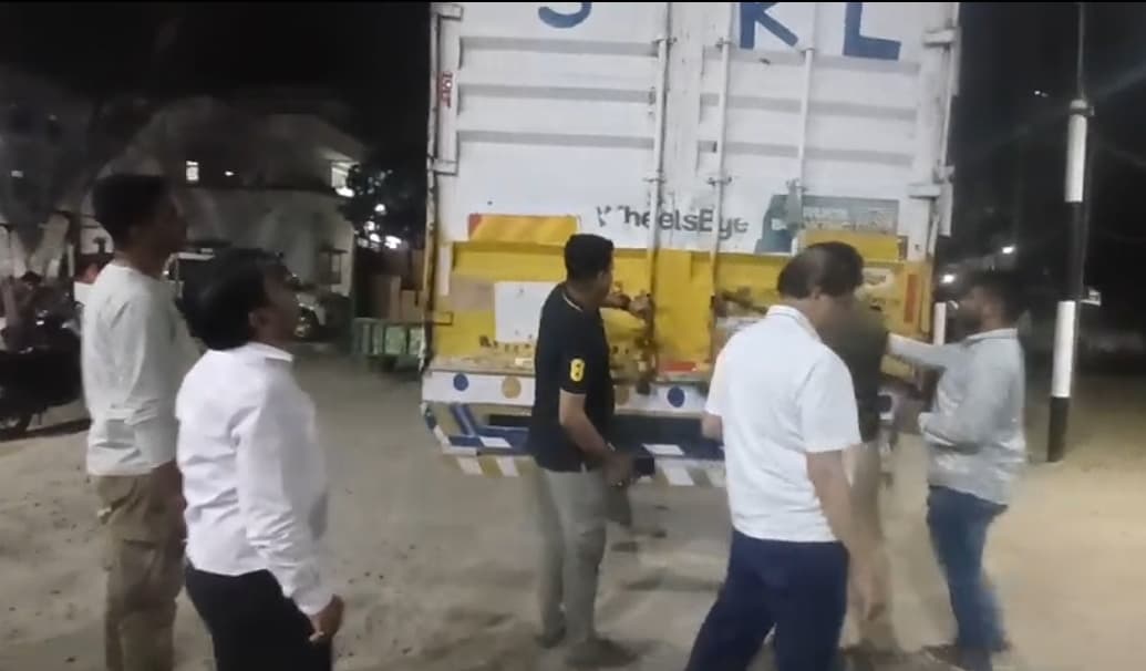 पटना में बड़ी मात्रा में कफ सिरप बरामद..