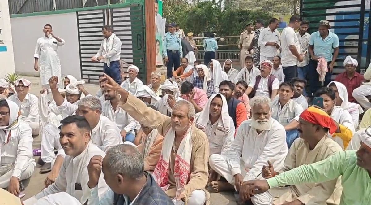 JDU कार्यालय में पहुंचे दर्जनों कार्यकर्त्ता करने लगे नारेबाजी, कहा हमारे नेता सही फिर भी हमारे साथ हुआ अन्याय...