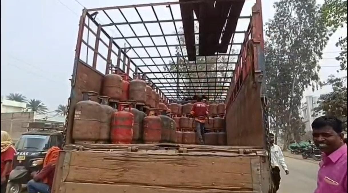 दरभंगा में अफवाह फैलाने के आरोप में एक व्यक्ति पर FIR, DM ने कहा अभी हैं 22 हजार...