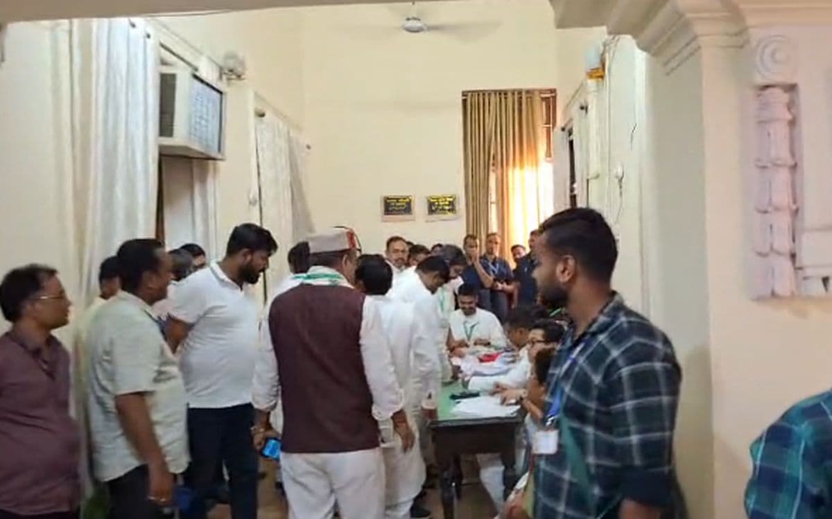 महागठबंधन के लिए मुश्किल घड़ी, वोटिंग के लिए नहीं पहुंचे MLA, तेजस्वी ने कहा...