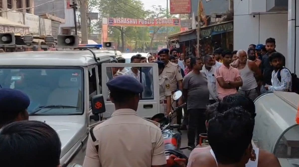 गैस की कालाबाजारी की जांच करने पहुंची थी पुलिस मिल गया कुछ और, फिर तो पुलिस वाले भी रह गए हैरान...