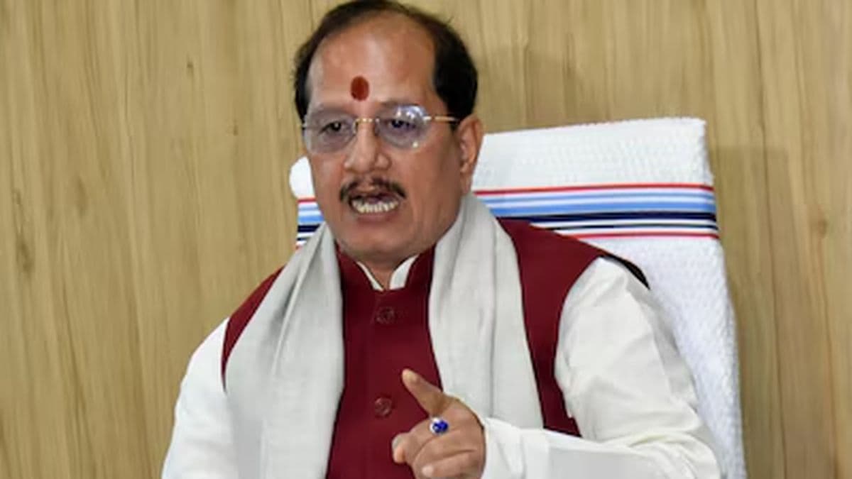 राजस्व कर्मियों के हड़ताल के बावजूद नहीं रुकेगा लोगों का काम, मंत्री विजय सिन्हा ने कर लिया है...