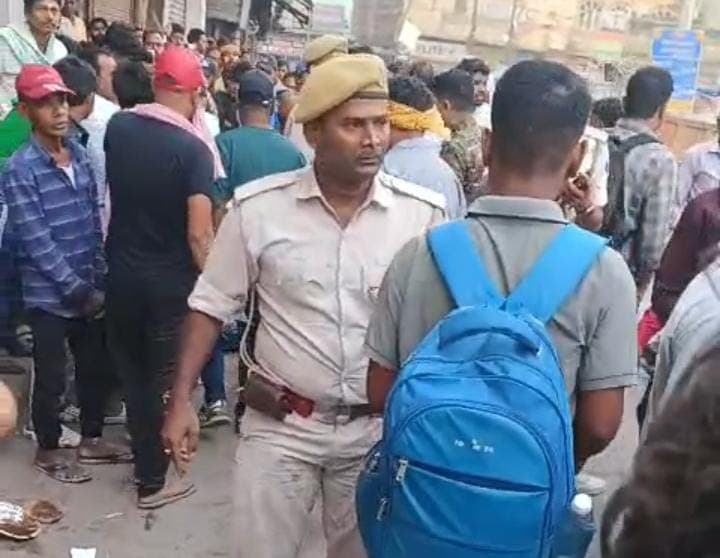 ट्रेन से परीक्षा देने दो छात्र पहुंचे थे गया जी, सड़क पर ट्रैक्टर ने रौंदा...