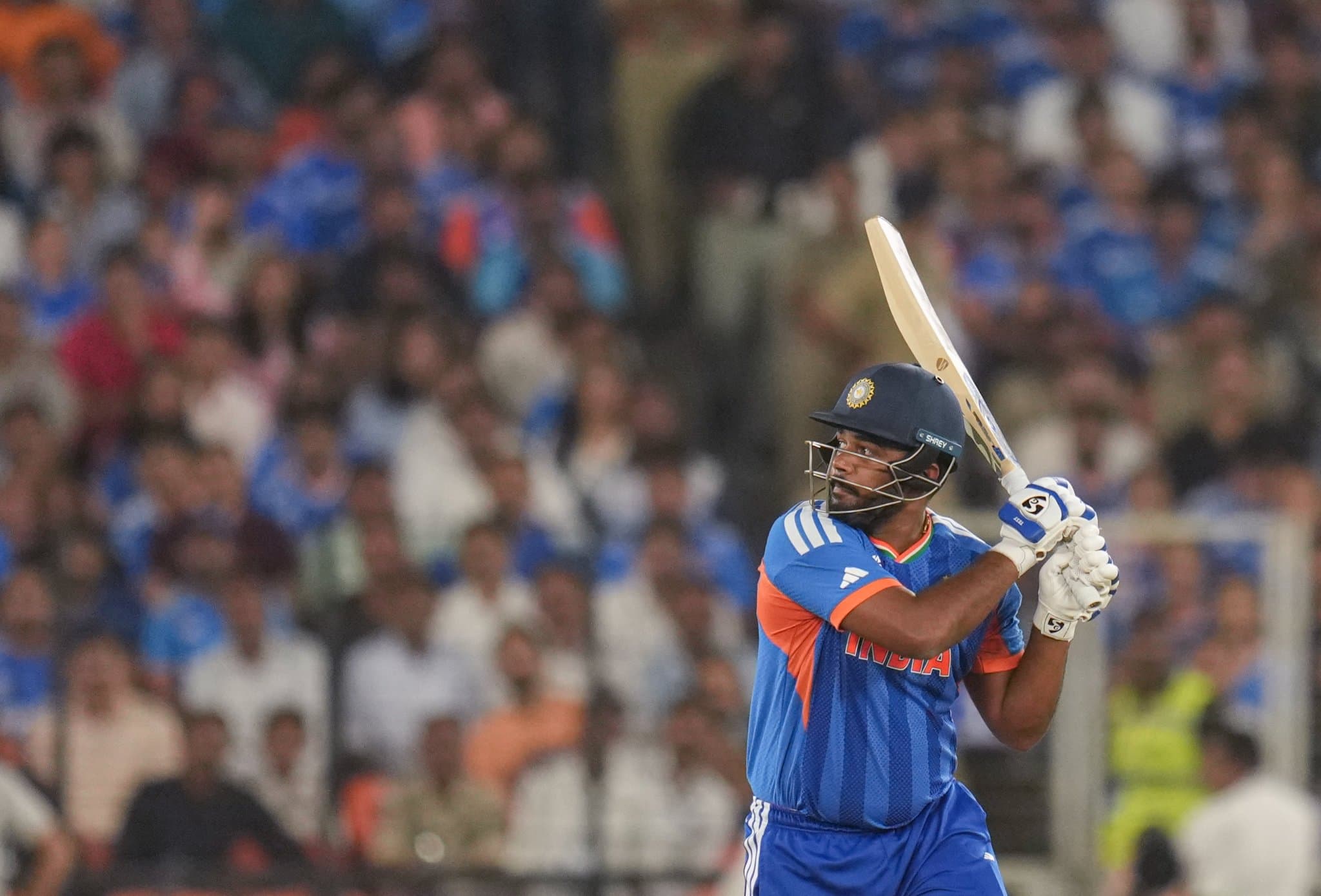 न्यूजीलैंड को भारत ने दिया इतने रनो का टारगेट, शानदार शुरुआत के बाद...