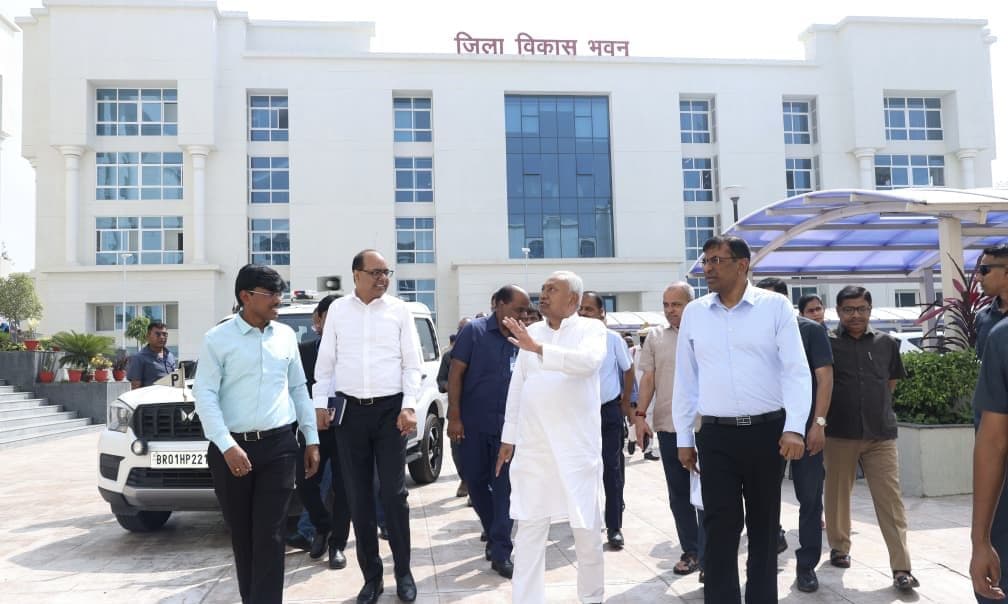 मुख्यमंत्री ने पटना समाहरणालय का किया निरीक्षण, अधिकारियों को दिए निर्देश