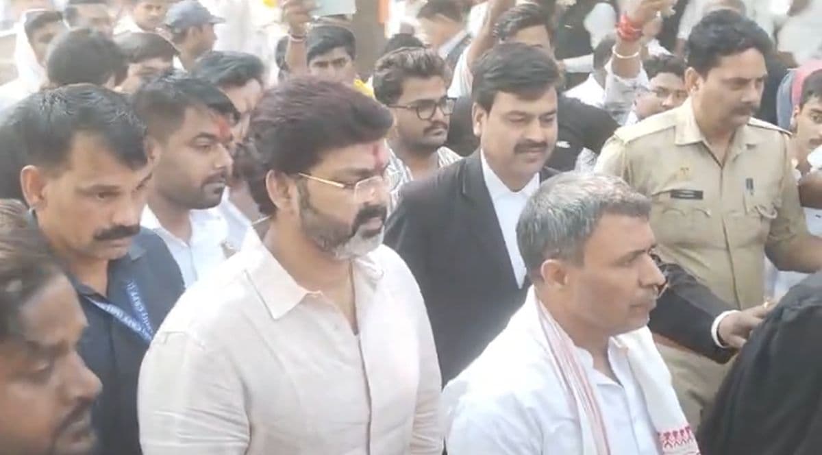 मैं ज्योति संग नहीं रहना चाहता, तलाक मामले में सुनवाई के लिए कोर्ट पहुंचे पवन सिंह लेकिन...